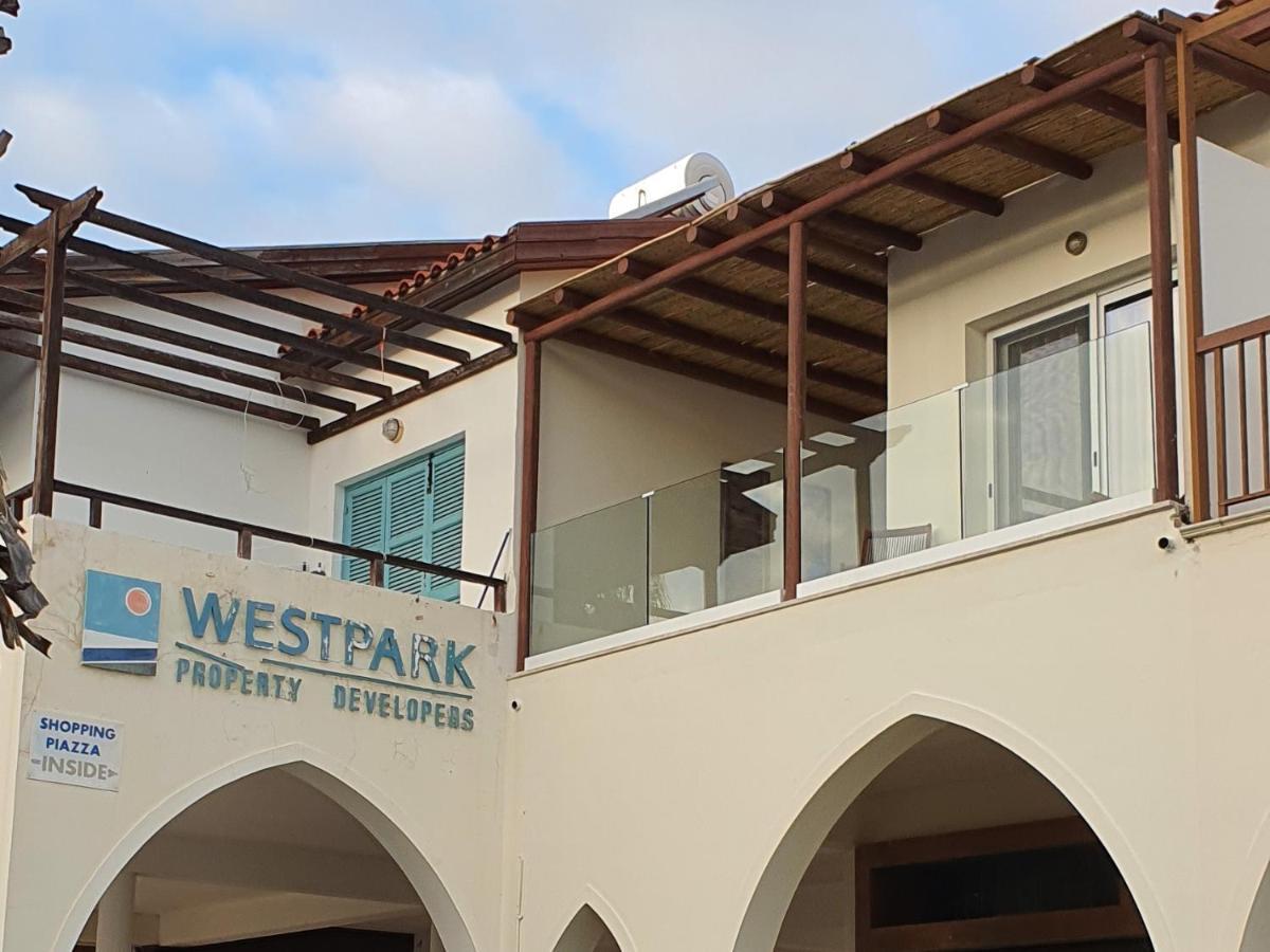 Poseidon'S Limnaria Apartment Paphos Exterior photo
