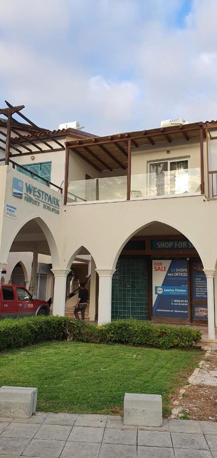 Poseidon'S Limnaria Apartment Paphos Exterior photo